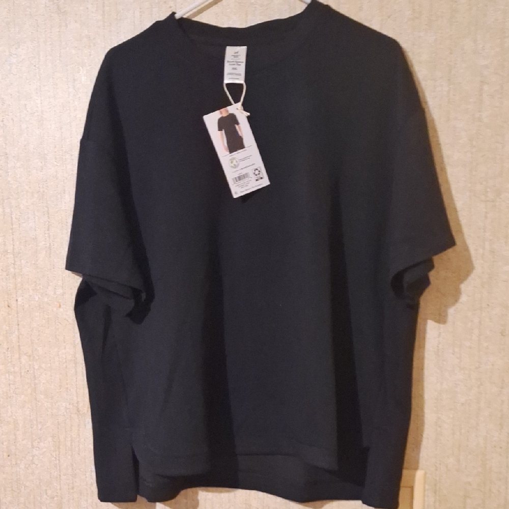 Santa Cruz Skateboards Black Women's Short Sleeve Tee, Size 2XL. NWT